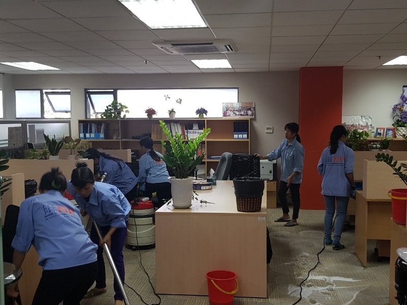 Nên sử dụng tạp vụ văn phòng theo giờ hay tạp vụ văn phòng hàng ngày?