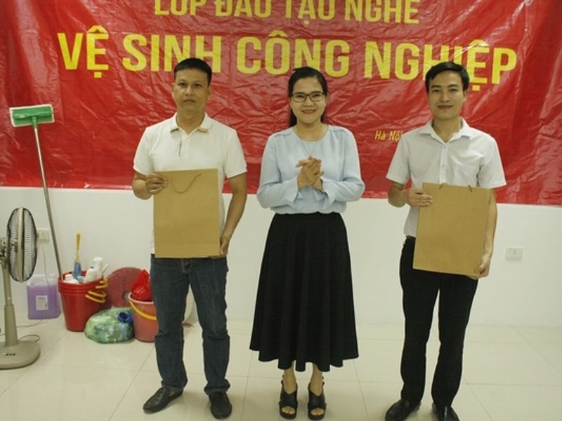 VỆ SINH CÔNG NGHIỆP LÀ GÌ ? VÌ SAO NÊN SỬ DỤNG VỆ SINH CÔNG NGHIỆP?